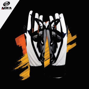 Gants de frappe personnalisés de haute qualité Construction durable avec poignée antidérapante pour une performance et une expérience optimales - Product Image 5