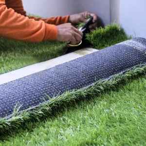 Césped de alfombra artificial verde al aire libre de alta calidad para campo de fútbol, golf y otros - Product Image 4