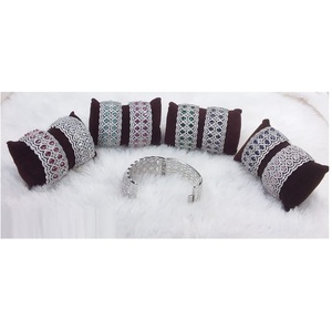 Fourniture directe d'usine Bracelet AD brillant Bracelets de mode chic pour les occasions spéciales des femmes disponibles à la vente depuis l'Inde - Product Image 1