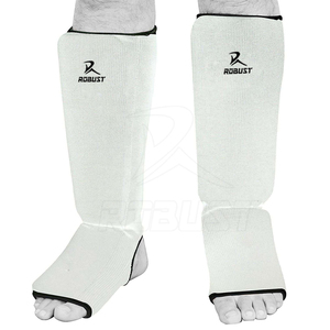 Espinilleras Ligeras de Neopreno Hechas en Pakistán para Práctica y Entrenamiento de Adultos, Protección de Piernas para Gimnasio con Diseño Simple - Product Image 2