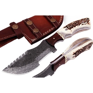 Magnifique couteau tracker artisanal en acier Damas avec manche en bois de cerf - Couteau de chasse et de survie à lame fixe - Étui de transport horizontal - Product Image 1