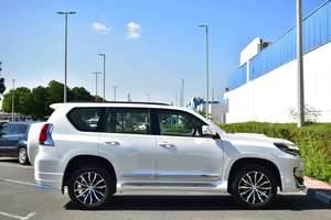 Nouveau pour Prado Automatic FWD Leather Dark SUV - Product Image 6