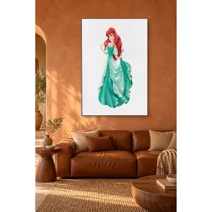 Fida Ariel en robe verte sur fond blanc, impression sur toile - Product Image 4