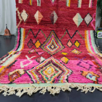 Tapis marocain vintage aux couleurs vibrantes, authentique tapis berbère bohème avec motif géométrique antique pour un espace moderne