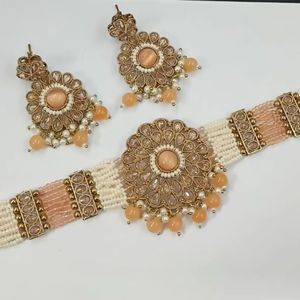 Diseño de flores elegante chapado en oro tradicional Motipearl & Drop Kundan tachonado gargantilla collar pendiente Mangtika conjunto de joyería SetWomen - Product Image 1