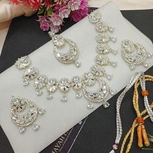 Nouveaux ensembles de bijoux de mariée de luxe plaqués or 18 carats de haute qualité pour mariage et fête, boucles d'oreilles et collier ethniques indiens pour femmes - Product Image 6
