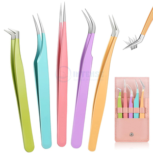 Pinza de Cejas de Lujo con Punta Dorada y Recubrimiento Blanco, Inclinada, de Acero Inoxidable con Tijeras de Resorte para Profesionales de Belleza y Uso Doméstico - Product Image 6