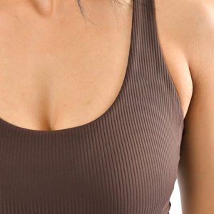 Sujetador Deportivo Marrón Acanalado para Mujer, Hecho en Pakistán, Ropa Deportiva, Sujetador Deportivo con Espalda Cruzada, Diseño Elegante, Servicios OEM - Product Image 3