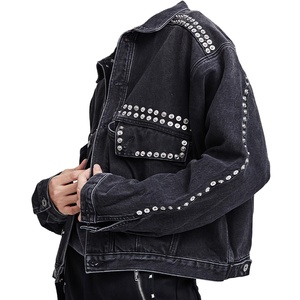 Veste en jean vintage pour homme avec logo personnalisé, rivets cloutés, style hip-hop, décontractée, coupe courte, broderie, boutons décoratifs, imprimé - Product Image 5