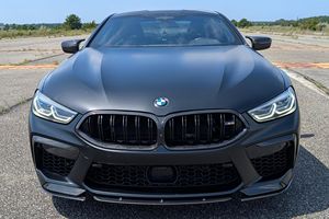 BMW M8 Coupé 2020 d'occasion en bon état ~21 600 milles, V8 biturbo de 600 ch, transmission intégrale, très bien équipé - Product Image 1