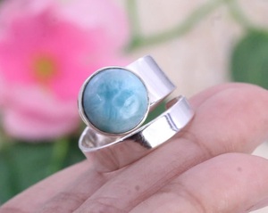 Anillo de Larimar de plata 925 de estilo clásico para mujer, piedra preciosa cortada, declaración, compromiso de boda, regalo de aniversario, ajuste de bisel con incrustaciones - Product Image 1