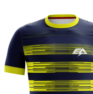 Polyester de haute qualité Football uniforme Logo personnalisé imprimé chemise hauts pantalons bas quantité minimale de commande sublimation vêtements personnalisés Football - Product Image 4