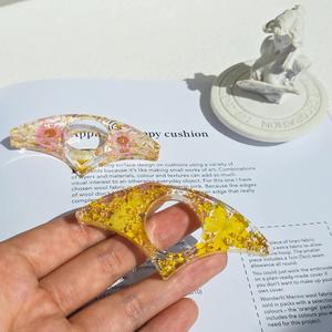 Resin <b>Book</b> <b>Page</b> Holder Finger Grip Durable Comfortable Reading Accessory Perfect For <b>Books</b> Study Materials Journals And Novels - Product Image 3