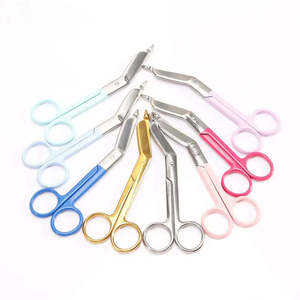 Tijeras de Vendaje Lister Manuales de Acero Nuevas de 5.5 Pulgadas con Mango de Color y Patrón Surtido de SurgiRight - Product Image 3