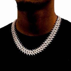 Chaîne cubaine à maillons infinis cloutés pour homme, style Hip Hop, avec diamants VVS et argent sterling 925 plaqué or, taille brillant rond - Product Image 1