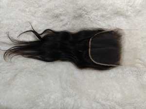 Perruque de fermeture HD avec délié pré-plumé et raie naturelle fabriquée à partir de cheveux humains pour un look indétectable sans couture et facile à coiffer - Product Image 3