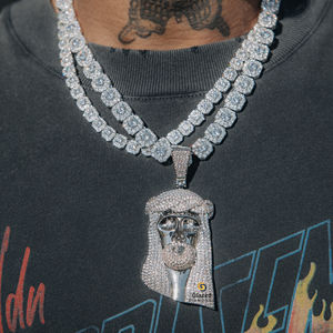 Shinny Hip Hop Jesus Face Completamente Iced Out Colgante Adornado con Moissanite brillante redondo VVs Diamantes 10K Oro blanco D Incoloro - Product Image 6