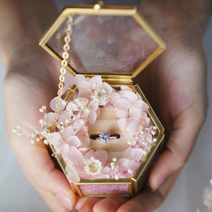 Boîte à bijoux en métal et verre de haute qualité avec cadre brun, bonne organisation, nouveau style, forme pentagonale pour la décoration de la maison - Product Image 4