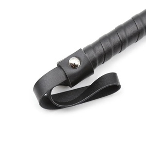Fouet en cuir véritable STEEL IRISCO INDUSTRY SI-75-ST avec maillons métalliques, poignée noire, 24 pouces de long, fouet BDSM, prise en main confortable, personnalisé - Product Image 6