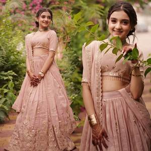 Nouvelle collection de vêtements pour filles, salwar kameez semi-cousu indien en soie georgette avec broderie lourde, pour les fêtes, prix de gros SIE - Product Image 4