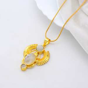 Latón escarabajo piedra lunar colgante collar chapado en oro estilo egipcio hecho a mano joyería espiritual al por mayor para hombres y mujeres - Product Image 4