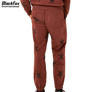 2025 Buen proveedor OEM Servicio Hombres La más alta calidad Hecho en Pakistán Ecológico Adulto Desgaste Chándales de diamantes de imitación - Product Image 5