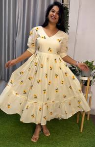 Vestido largo bohemio chic para mujer-Maxi escalonado étnico con estampado floral y mangas abullonadas silueta acampanada para verano y uso diario - Product Image 4