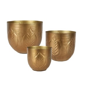 Vente chaude Planteur Pots Design Classique En Métal En Aluminium Taille Personnalisée Forme Couleur Utilisations Dans La Décoration De La Maison Et Jardin Ware - Product Image 2