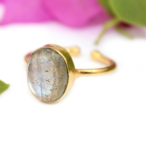 Moda étnica Labradorita natural Forma ovalada Piedra Azul Carnoso Anillo de moda 24K Chapado en oro Joyería de latón Venta al por mayor Mujeres - Product Image 2