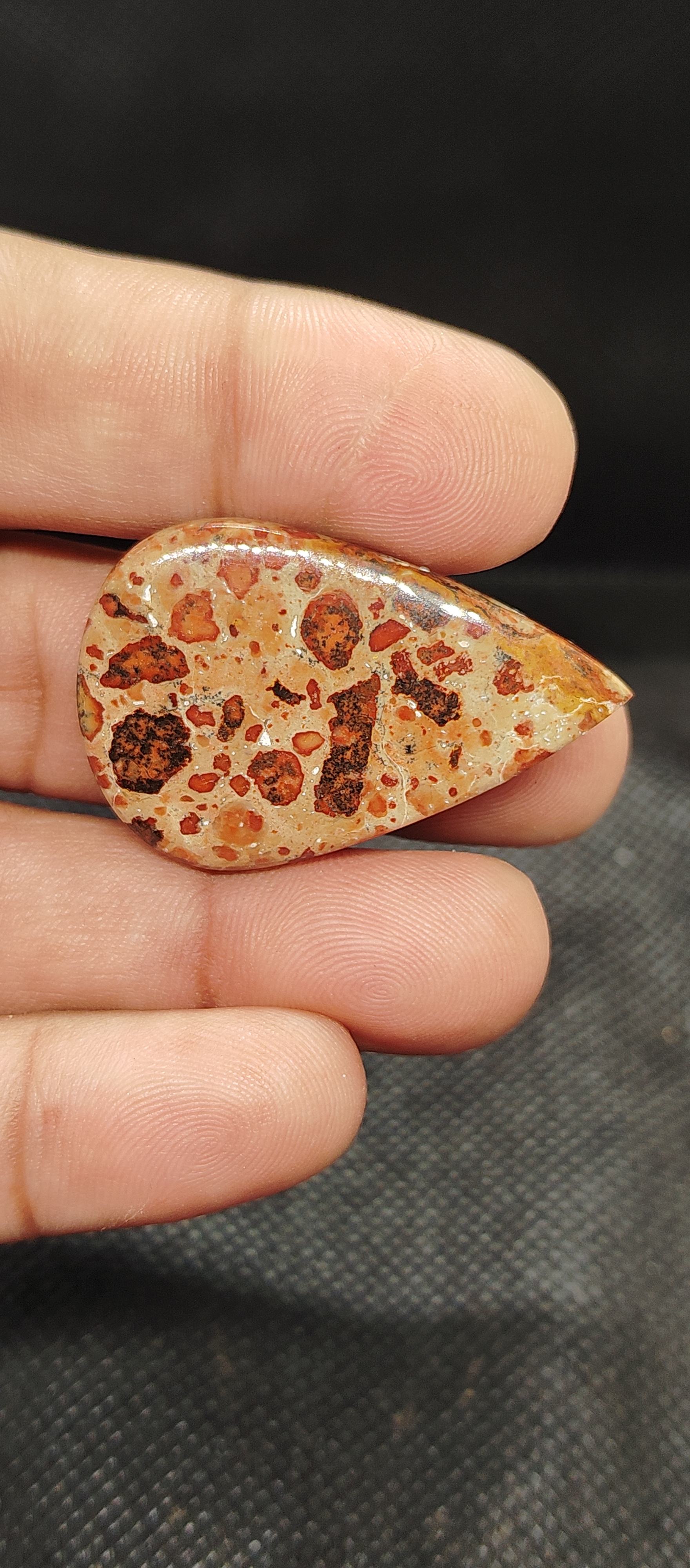 สีน้ำตาล