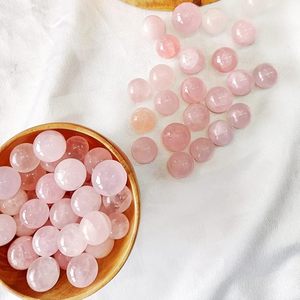 Bola de piedra de cuarzo rosa hecha a mano para la meditación curativa de alivio del estrés de energía positiva - Product Image 3