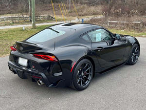 ไบรท์แบล็ค 2024 3.0 พรีเมียม ขับเคลื่อนล้อหลัง บลูทูธ เบาะหนัง สตาร์ทเครื่องยนต์ด้วยรีโมท พวงมาลัยแบบแมนนวล คูเป้ เทอร์โบ ขับเคลื่อนล้อหลัง - Product Image 6