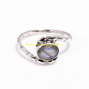 Anillo de Labradorita de Plata de Ley 925 Hecho a Mano, Cabujón Ovalado, Joyería Artesanal Boho - Product Image 4
