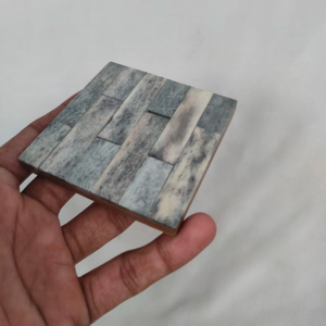 Ensemble de sous-verres en résine époxy bleu océan de luxe, magnifique design marin profond, décoration de table artisanale pour les amateurs de plage et les maisons avec sous-verres. - Product Image 1