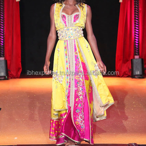 Caftán de dos piezas sin mangas para boda africana con bordado atractivo y trabajo con piedra - Product Image 1