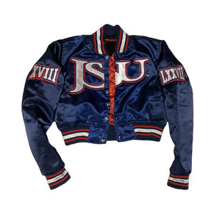 เสื้อแจ็คเก็ตผ้าซาตินแบบครอปสำหรับผู้หญิง 2026 แจ็คเก็ต 2025 แจ็คเก็ตแบบสั่งทำ แจ็คเก็ตนักเรียน แจ็คเก็ตสำหรับงานปาร์ตี้ แจ็คเก็ตแฟชั่นเทรนด์ใหม่ - Product Image 5