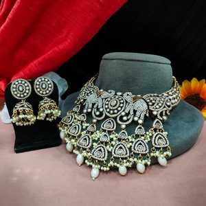 Victorian Vintage elegancia moderna sofisticación adornado lujoso circonitas brillantes moda gargantillas collares perlas Chic - Product Image 1