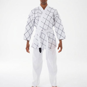 Kimono de karaté professionnel, vêtements d'entraînement d'arts martiaux durables, conception personnalisée, fabrication OEM - Product Image 1