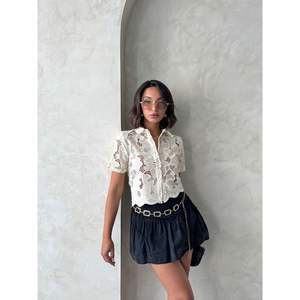 Blusa de Encaje para Mujer - Product Image 5