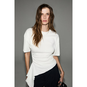 GRIMELANGE SOREV Blusa de manga corta con corte asimétrico y cuello redondo de tela suave para mujer - Product Image 1