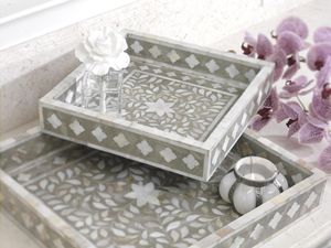 Plateau de service en Mdf fait à la main rustique avec des sculptures complexes adaptées aux cuisines et salons de ferme traditionnels - Product Image 3