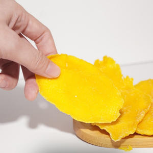 Snacks aux fruits tropiques tranche de mangue sèche végétalienne chips de mangues séchées savoureuses personnalisation OEM accepter - Product Image 2