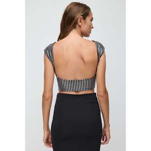 Blusa Casual sin Espalda con Mangas Cortas y Cuello Redondo con Logotipo Frontal - Product Image 5
