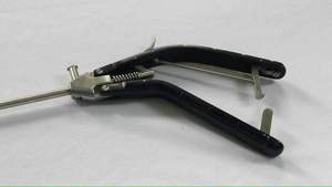 Poignée de pistolet en acier inoxydable réutilisable de haute qualité porte-aiguille ensemble d'instruments de suture laparoscopique manuel pour la chirurgie - Product Image 6