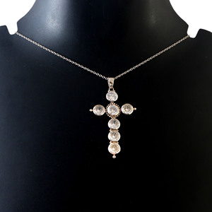 Colgante de cruz de plata de ley 925 para mujer con bisel chapado en oro blanco CZ Ajuste de joyería personalizada suministro a granel del fabricante - Product Image 2