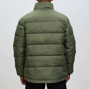 Chaqueta de burbujas acolchada de invierno ligera de alta calidad, último diseño, impermeable, nailon, poliéster, cuello levantado, capucha hecha en Pakistán - Product Image 3