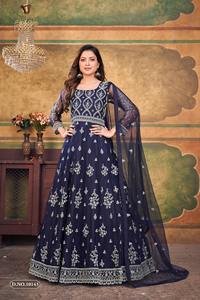 Costume Salwar en filet de qualité supérieure pour femmes indiennes, avec dupatta et broderies, fabriqué en Inde - Product Image 5