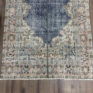 Alfombra Turca Vintage con Acentos Florales Azules, 2.8x6.6 pies, de Lana - Product Image 2