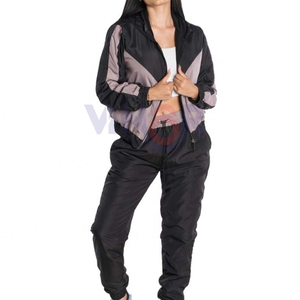 ชุดวอร์มกันลมพิมพ์ลายระบายอากาศสำหรับผู้หญิง ไซส์ใหญ่ มีฮู้ด ชุด 2 ชิ้น รับสกรีนโลโก้ ขายส่ง ทนทาน สำหรับฤดูใบไม้ร่วง 100% - Product Image 1