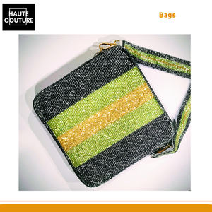 Sacs à bandoulière en perles tubulaires faites à la main, les plus vendus, 8 x 8 pouces, avec des bandes, disponibles avec des options personnalisées, provenant d'un fournisseur indien - Product Image 3